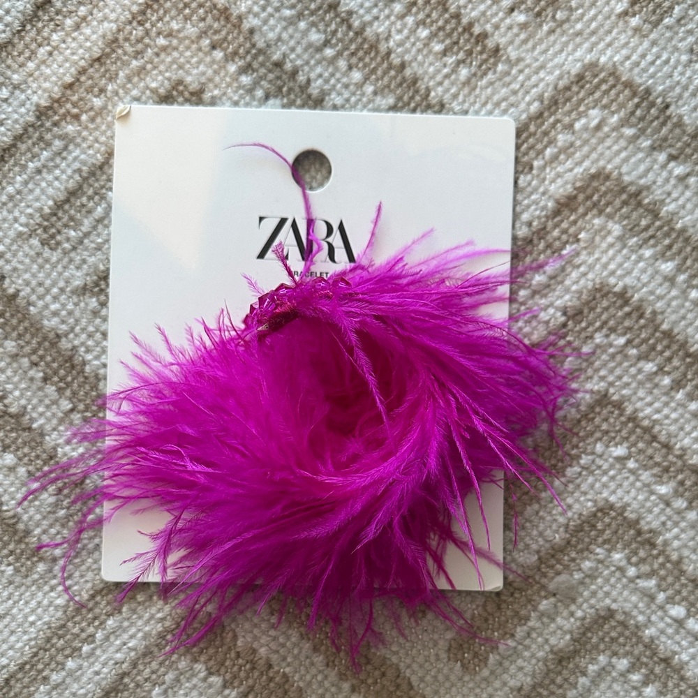 Zara Bright Fuchsia Feather Bracelet